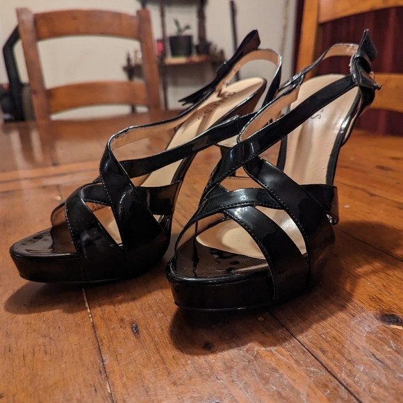 Guess Heels - Picture 4 of 4